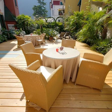 Sembenini Palace Riva del Garda Kültér fotó