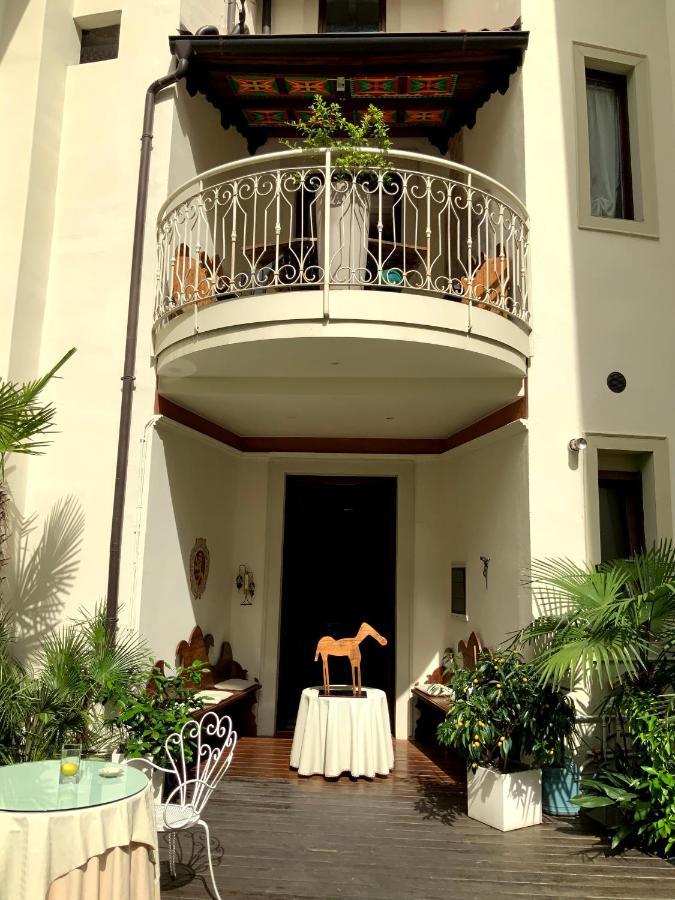Sembenini Palace Riva del Garda Kültér fotó