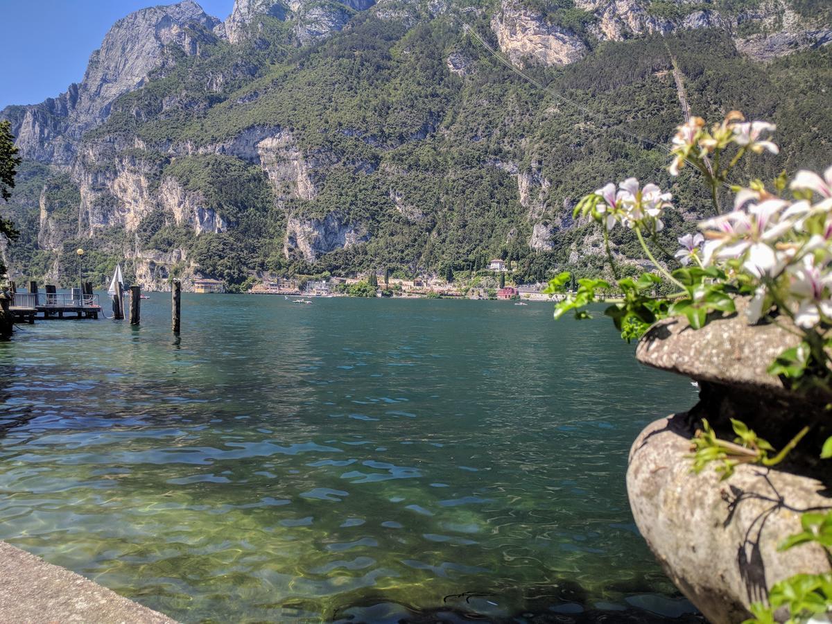 Sembenini Palace Riva del Garda Kültér fotó